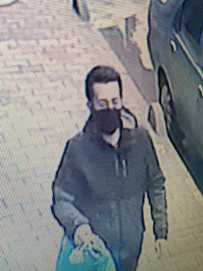Küçükçekmece’de Ayakkabı Hırsızı Kamerada