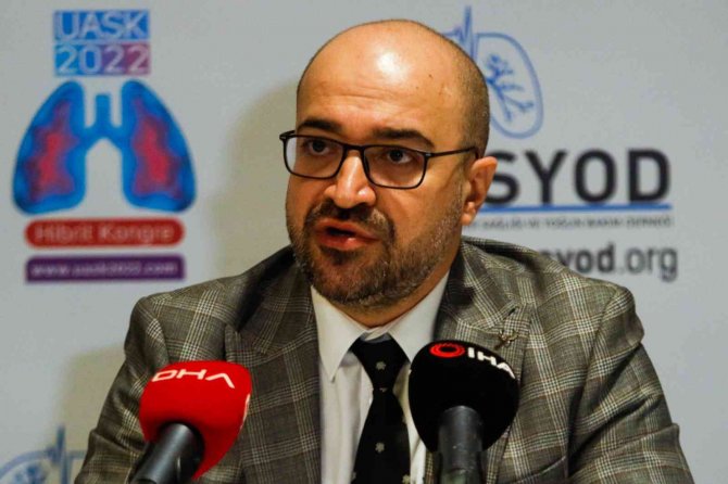 Koronavirüs Bilim Kurulu Üyesi Özlü: "Umarım Bu Yaz Pandemiyi Büyük Oranda Tamamlamış Oluruz"