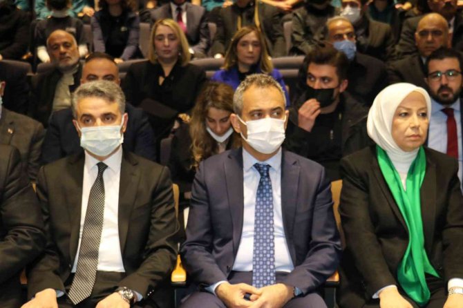 Bakan Özer: “Türkiye Kız Çocuklarını Eğitime Kavuşturma Problemini Son 20 Yılda Çözmüştür”