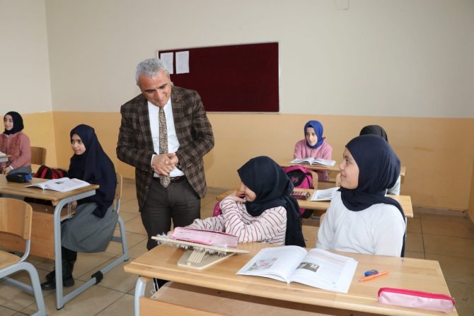 Yüksekova Hafızlık Ortaokulu Başarısıyla Dikkati Çekiyor