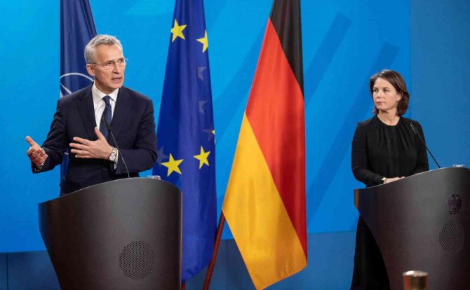Stoltenberg: "Almanya, Ukrayna’ya Askeri Teçhizat, Mali Ve İnsani Yardımda Kilit Rol Oynuyor”