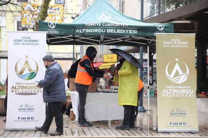 Altınordu’da Kandil Simidi İkramı