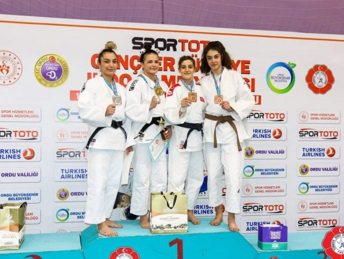 Judo Şampiyonasından Türkiye Üçüncülüğü İle Döndü