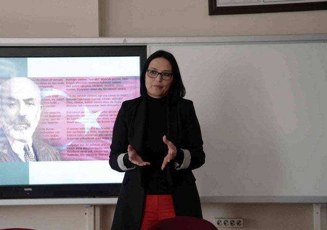 Yüreklerde Akif, Dillerde Hürriyet