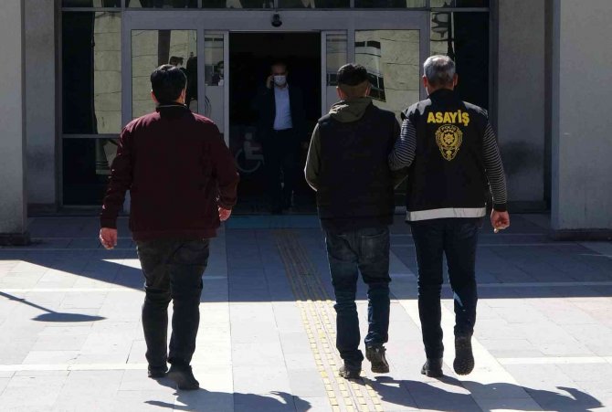 Osmaniye’de Akaryakıt İstasyonunda Silahlı Soygun
