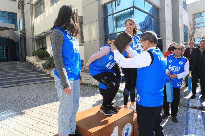 Tıp Koşusunda Dereceye Girenler Ödüllendirildi