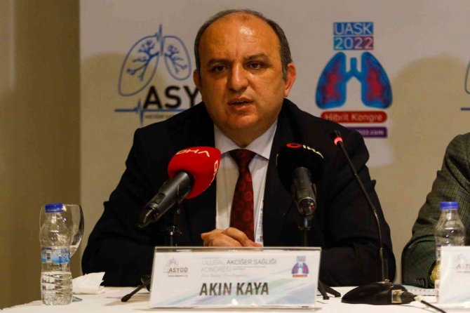 Koronavirüs Bilim Kurulu Üyesi Özlü: "Umarım Bu Yaz Pandemiyi Büyük Oranda Tamamlamış Oluruz"