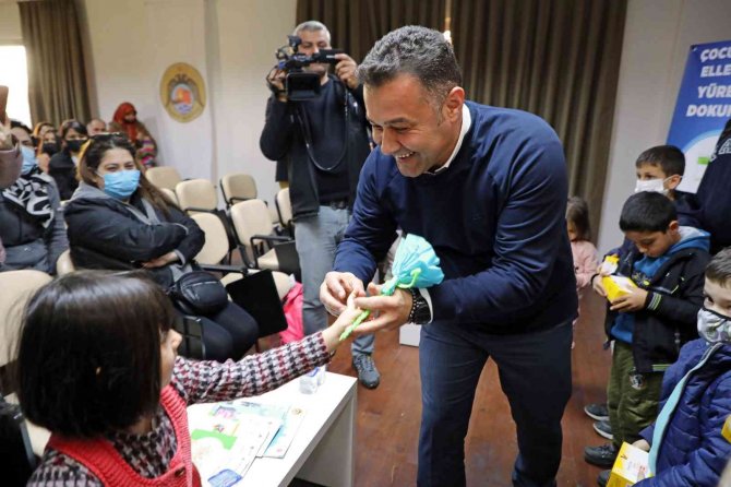 Alanya Belediyesinden Diyabetli Çocuklara Sensörlü Glikoz Ölçüm Cihazı