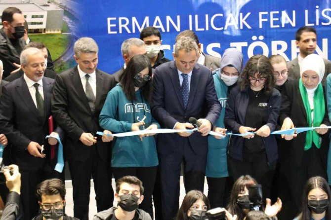 Bakan Özer: “Türkiye Kız Çocuklarını Eğitime Kavuşturma Problemini Son 20 Yılda Çözmüştür”