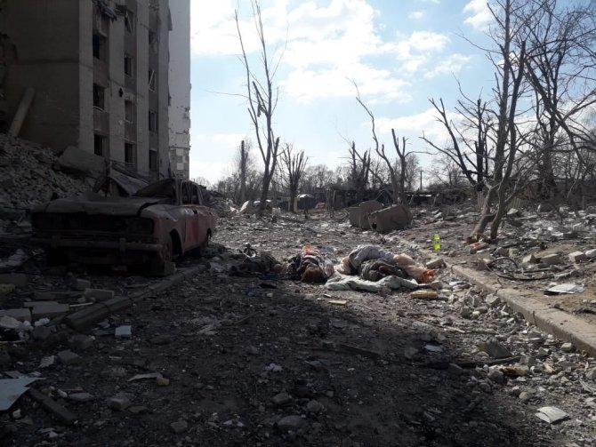 Ukrayna’da 3’ü Çocuk 5 Kişilik Aile Enkaz Altında Can Verdi