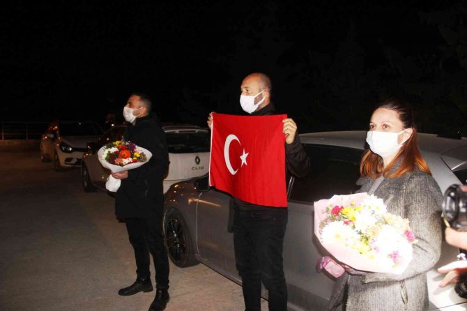 Ukrayna’ya Dönemeyen Minik Yelkencilere Bodrum Sahip Çıktı