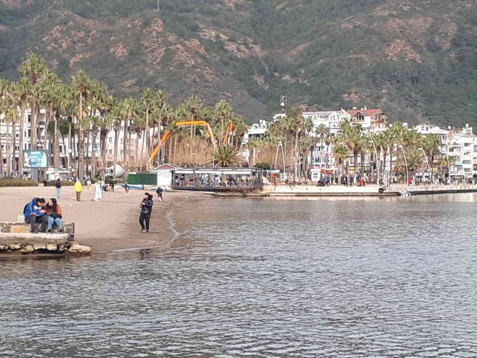 Marmaris’te Deniz Çekildi, Olta Balıkçılarının Eli Boş Kaldı