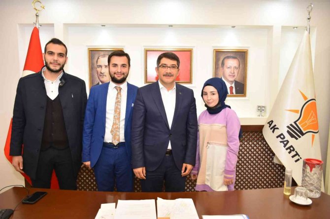 Başkan Çelik Ak Parti’li Gençlerle Buluştu