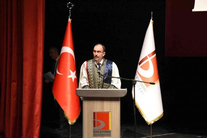 Şeyh Edebali Üniversitesi’nde 58 Akademisyen Cübbe Giydi