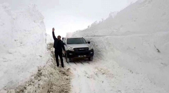 Siirt’te Kar Kalınlığı 5 Metreyi Aştı