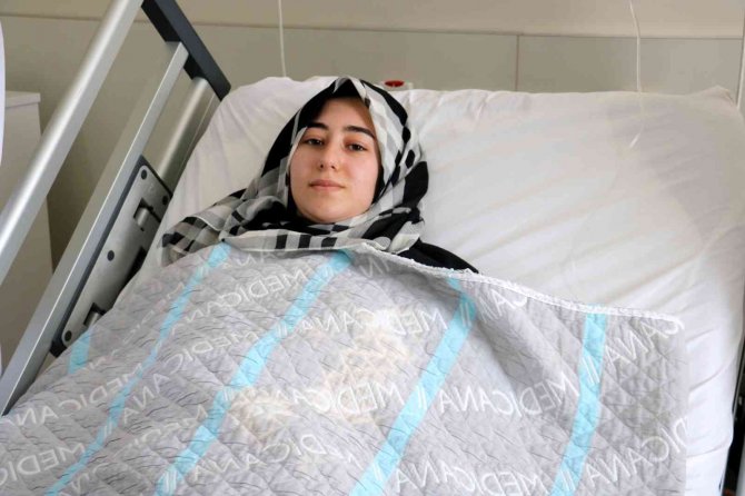 Bitmek Bilmeyen Ağrılarının Nedeni Karpuz Büyüklüğündeki Kist Çıktı