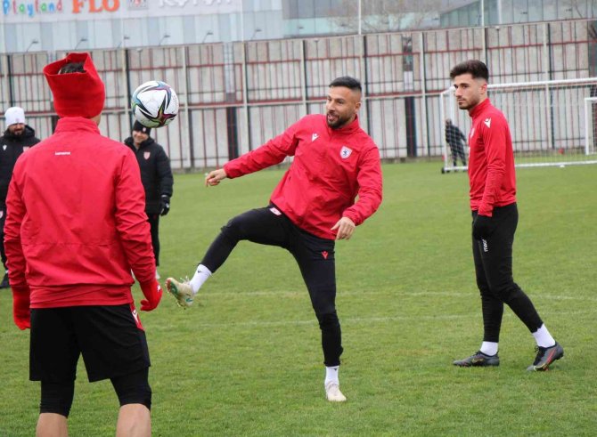 Fuat Çapa: "İ̇lk 6 Hedefi İçin Erzurum’dan Güzel Bir Sonuçla Ayrılmalıyız"