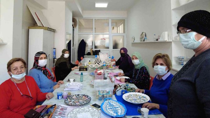 63 Yaşında Çini Ustası Oldu