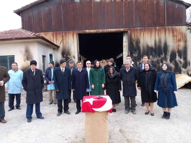Bu Belgesel 100 Yıl Önceki Dekorlarla Hazırlanıyor