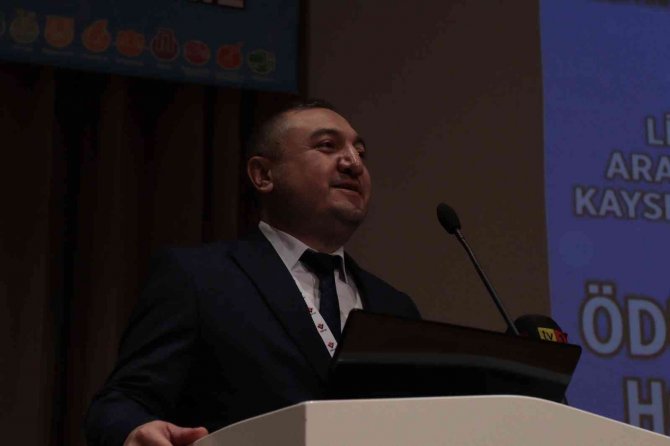 Proje Yarışmasında Dereceye Giren Öğrenciler Ödüllendirildi