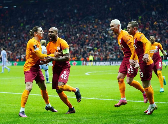 Uefa Avrupa Ligi: Galatasaray: 1 - Barcelona: 1 (İ̇lk Yarı)