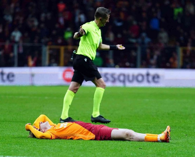 Uefa Avrupa Ligi: Galatasaray: 1 - Barcelona: 2 (Maç Sonucu)