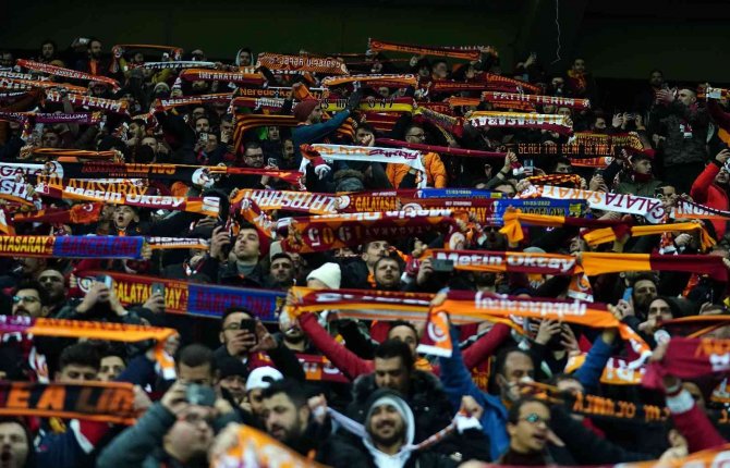 Uefa Avrupa Ligi: Galatasaray: 0 - Barcelona: 0 (Maç Devam Ediyor)