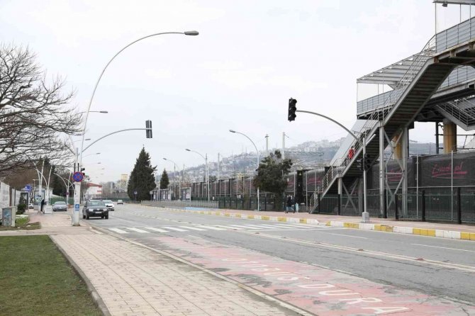 İ̇zmit Tren Garı Mevkiine Sinyalizasyon Kuruldu