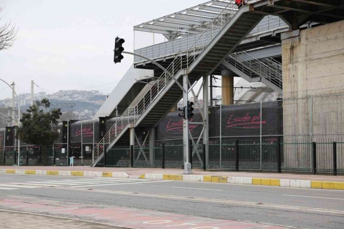İ̇zmit Tren Garı Mevkiine Sinyalizasyon Kuruldu