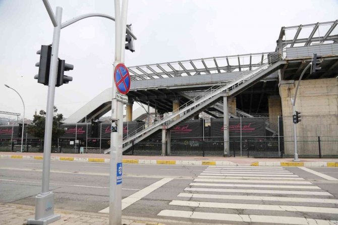 İ̇zmit Tren Garı Mevkiine Sinyalizasyon Kuruldu