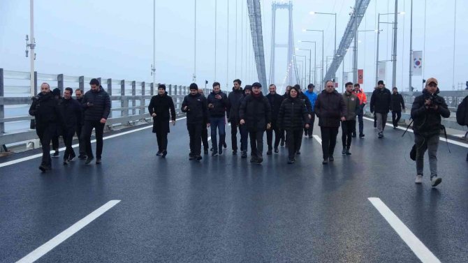 Bakan Karaismailoğlu Gün Doğumunda 1915 Çanakkale Köprüsü’nde Yürüdü