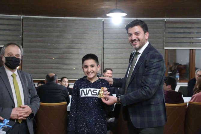 Ürgüp Belediyesi, Deneme Sınavlarında İ̇lk 10’a Giren Öğrencileri Ödüllendirdi