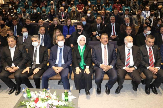 Bakan Özer: “Türkiye Kız Çocuklarını Eğitime Kavuşturma Problemini Son 20 Yılda Çözmüştür”