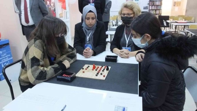 Balıkesir’de Öğrencilere Zeka Ödülü