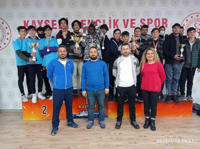 18 Mart Çanakkale Şehitleri Anma Dart Turnuvası Sona Erdi