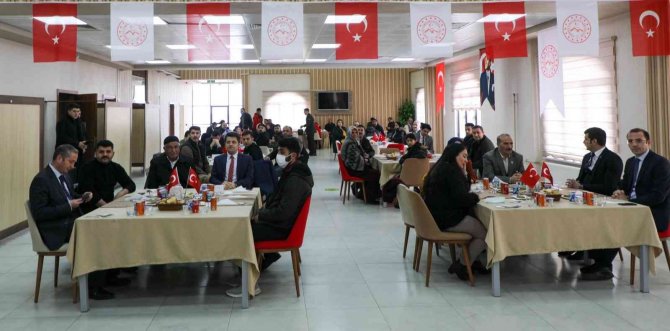 Vali Varol, Şehit Aileleri Ve Gaziler Onuruna Yemek Verdi