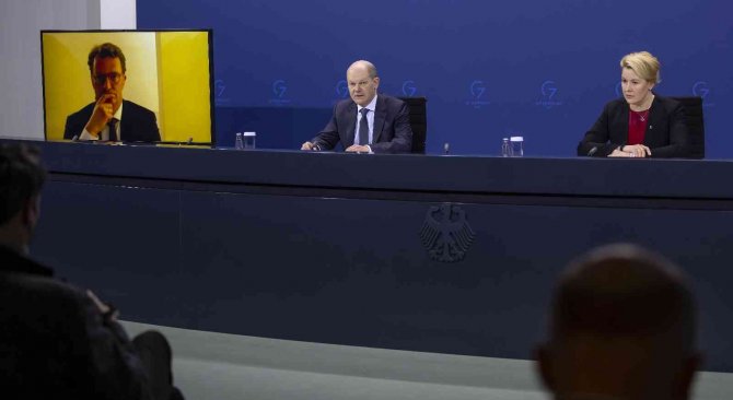 Almanya Başbakanı Scholz: “Rusya Uluslararası Değerlerimize Ve Normlarımıza Da Saldırıyor”