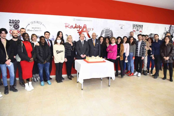Radyo A’da 24’üncü Yıl Sevinci