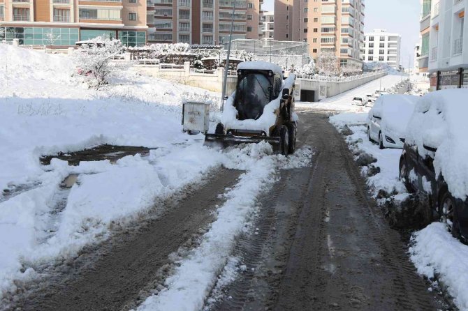 Atakum Belediyesi’nden Aralıksız Kar Mücadelesi