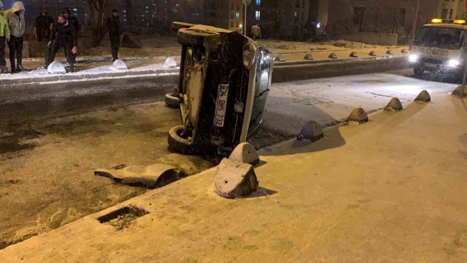 Karda Kayan Araç Takla Attı: 2 Yaralı