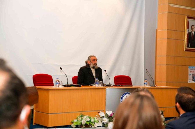 Bayburt’un İlk Sahafı Çetin Öğrencilerle Söyleşi Gerçekleştirdi