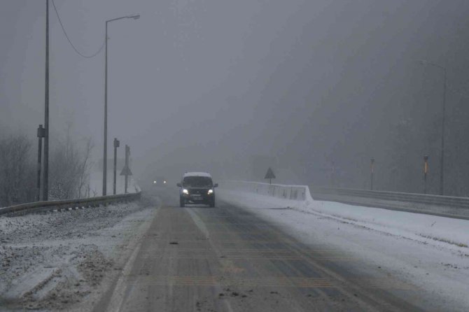 Bolu Dağı’nda Kar Yağışı Şiddetini Artırdı
