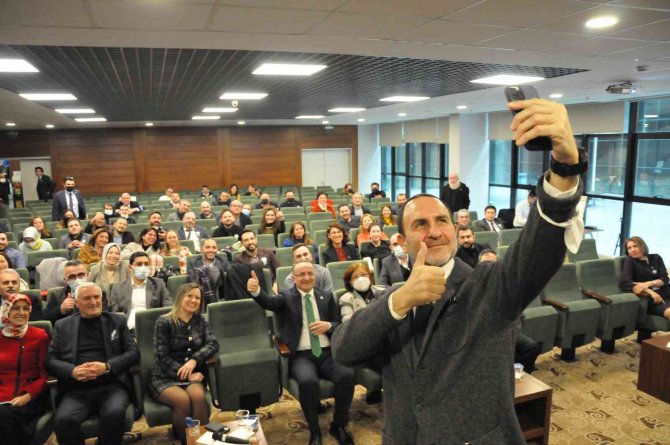 Prof. Dr. Emre Alkin: "Suya Düşmeden Evvel Yüzmeyi Öğrenmeli"