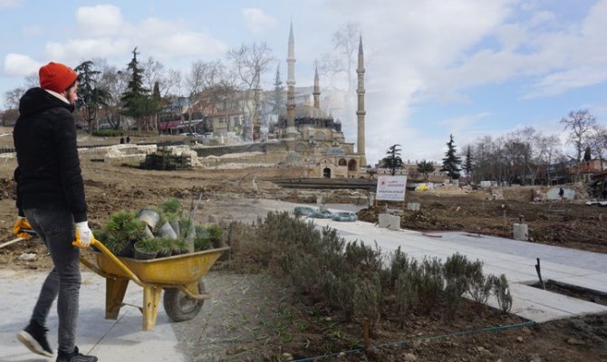 Selimiye Meydanı Hak Ettiği Görünüme Kavuşuyor