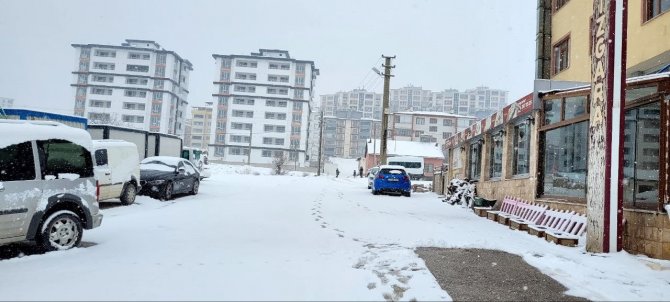 Elazığ’da Kar Yeniden Başladı