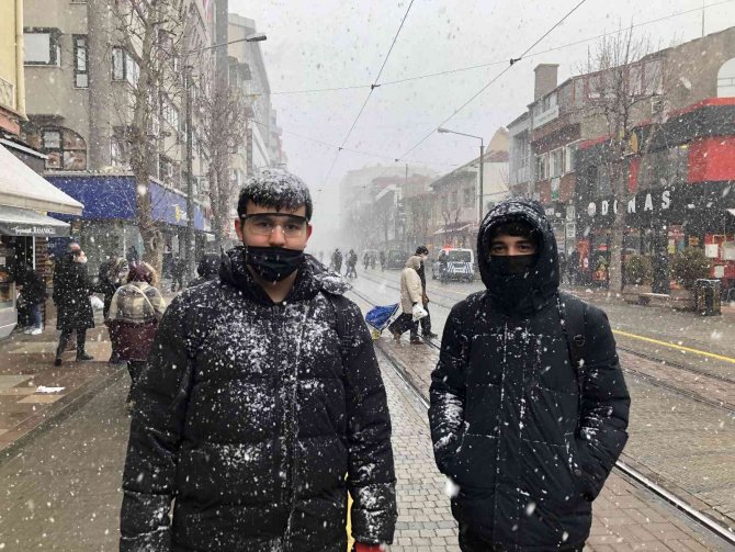 Eskişehir’de Şaşırtan Yoğun Kar Yağışı