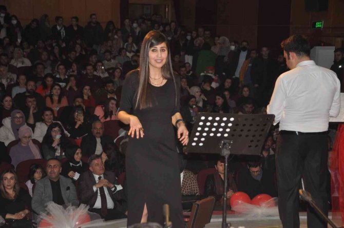 Farklı Meslek Gruplarından Oluşan Korodan Müzik Ziyafeti