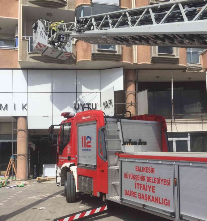 Haber Alınamayan Kadının Evine İtfaiye Balkondan Girdi