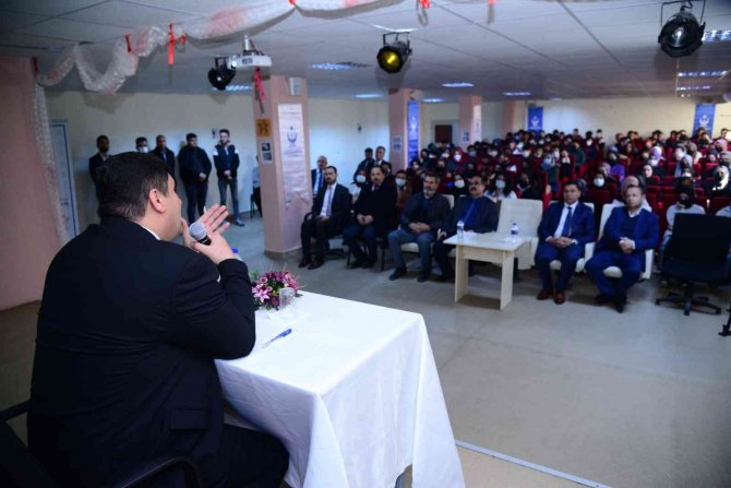 Kahramakazan Belediye Başkanı Oğuz Liseli Gençlerle Bir Araya Geldi