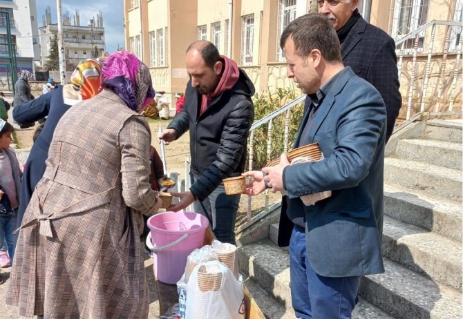 Kahta’da Üzüm Hoşafı Dağıtıldı